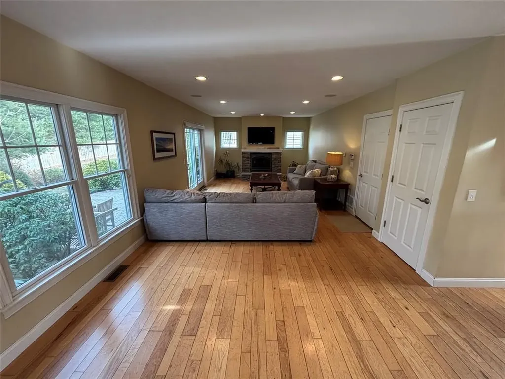 44 Mast Street Jamestown RI 02835