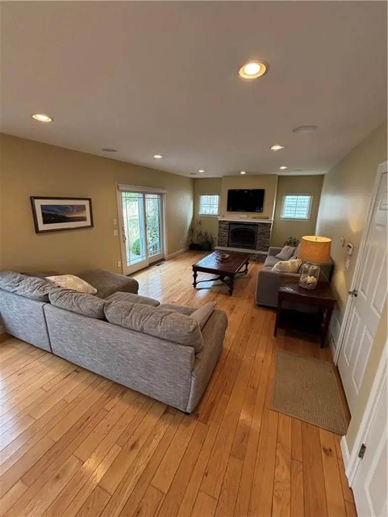44 Mast Street Jamestown RI 02835