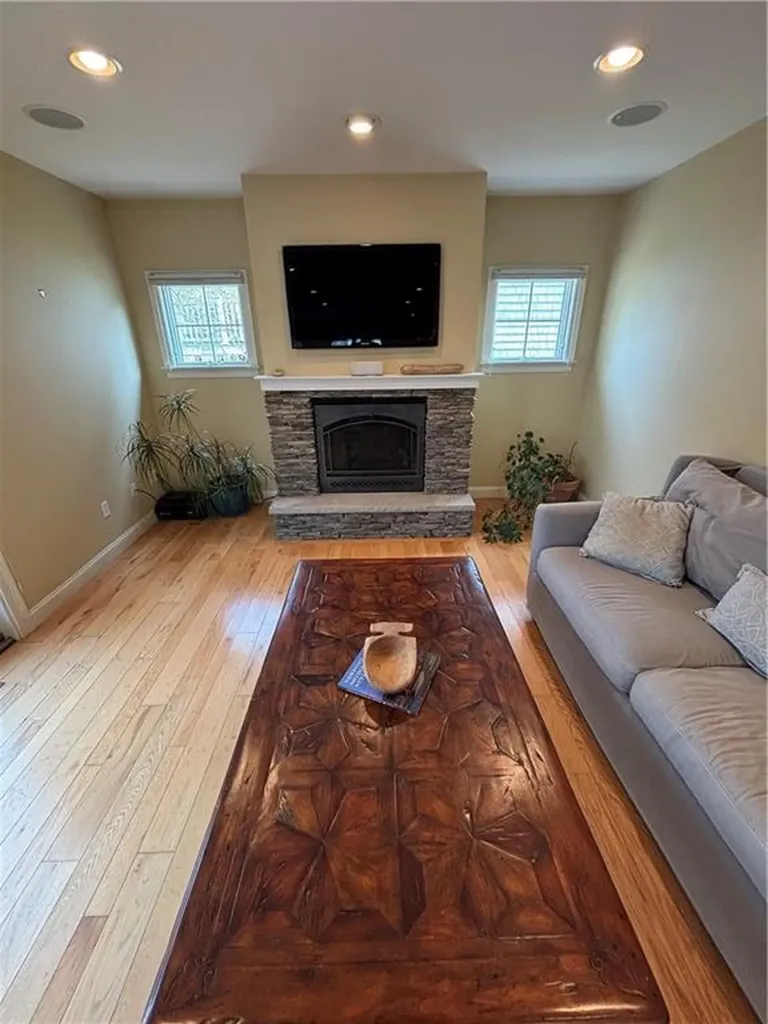 44 Mast Street Jamestown RI 02835