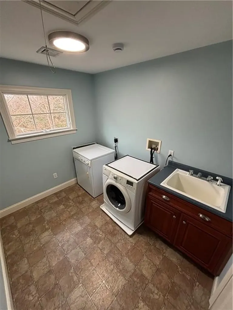 44 Mast Street Jamestown RI 02835