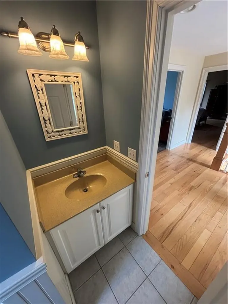 44 Mast Street Jamestown RI 02835