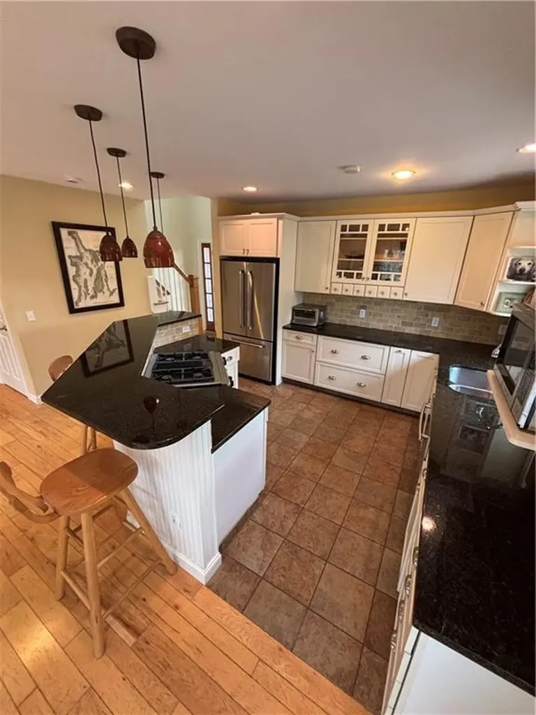 44 Mast Street Jamestown RI 02835
