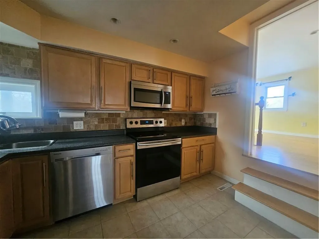 229 Louise Street Woonsocket RI 02895