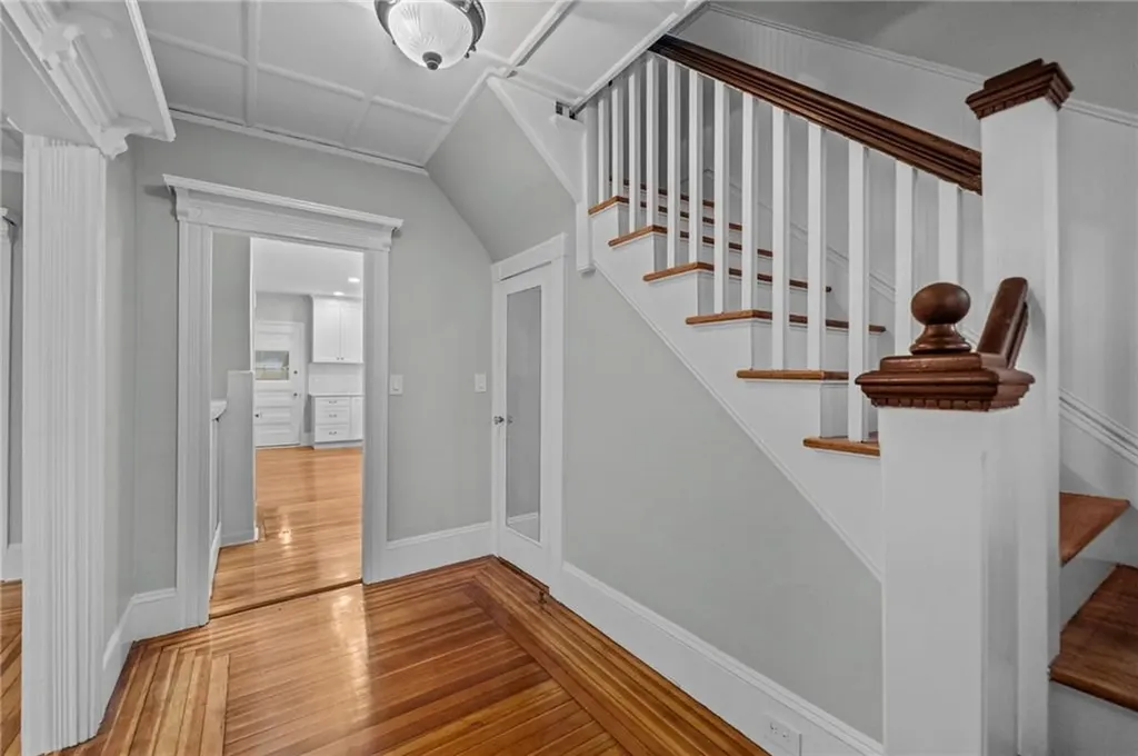 11 Bayview Avenue Newport RI 02840