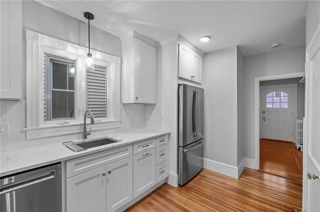 11 Bayview Avenue Newport RI 02840