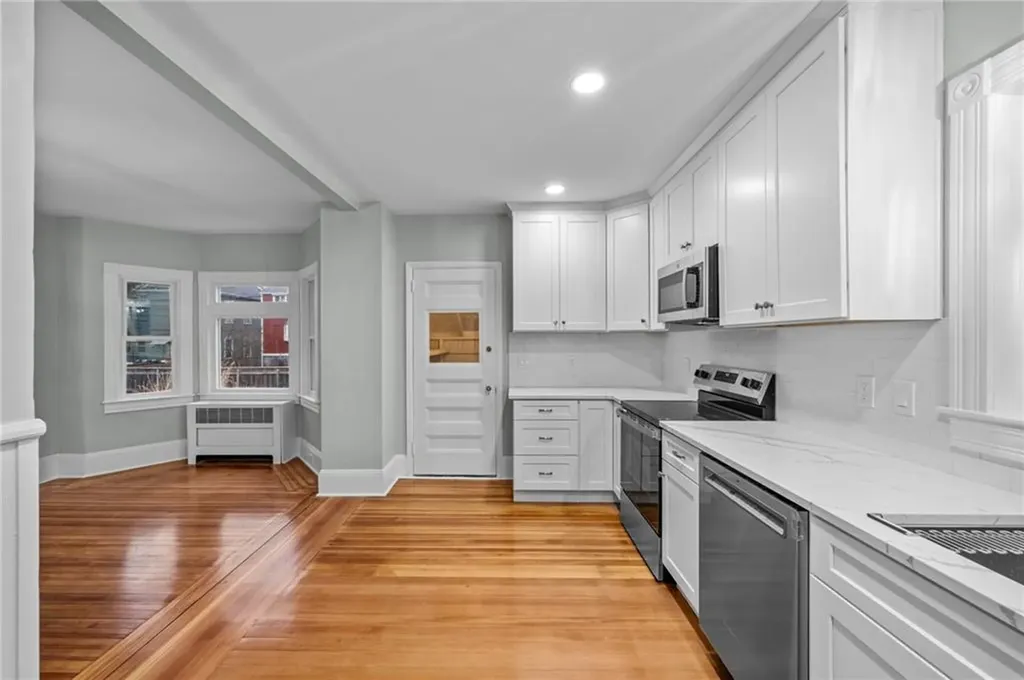 11 Bayview Avenue Newport RI 02840