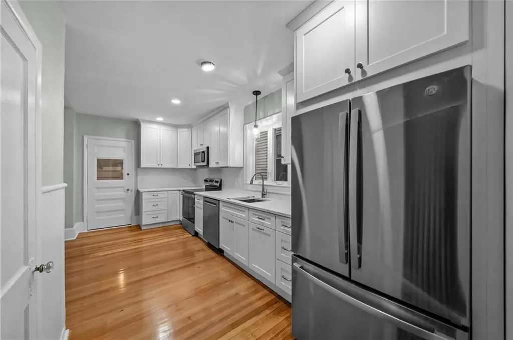 11 Bayview Avenue Newport RI 02840