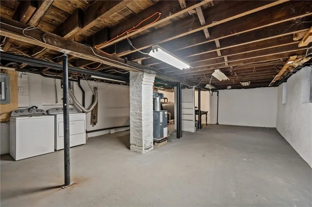 11 Bayview Avenue Newport RI 02840