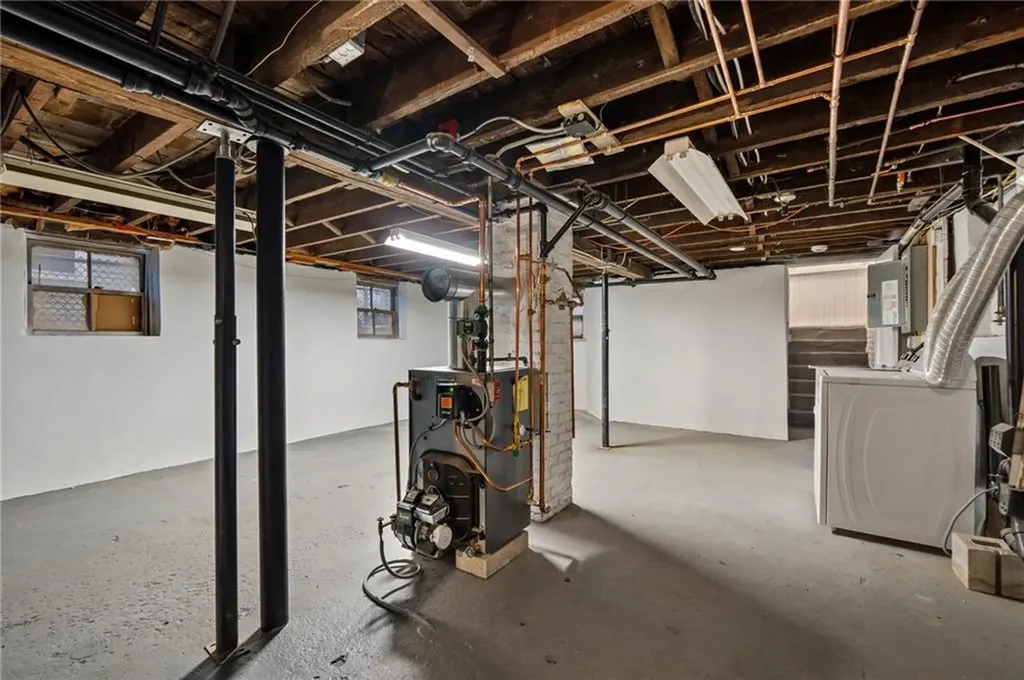 11 Bayview Avenue Newport RI 02840