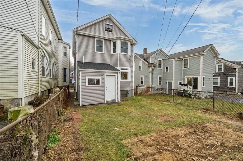 11 Bayview Avenue Newport RI 02840