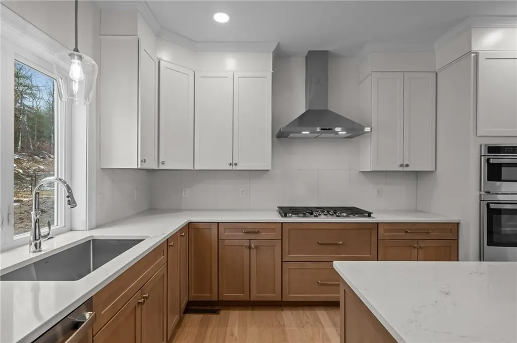 5 Justin Court Johnston RI 02919