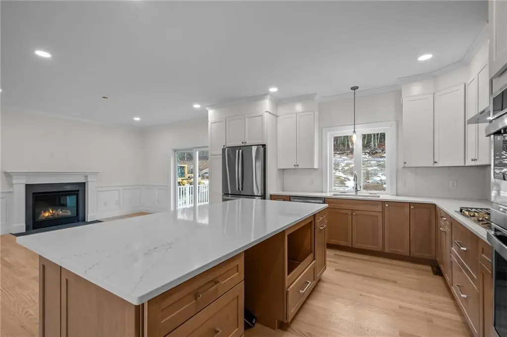 5 Justin Court Johnston RI 02919