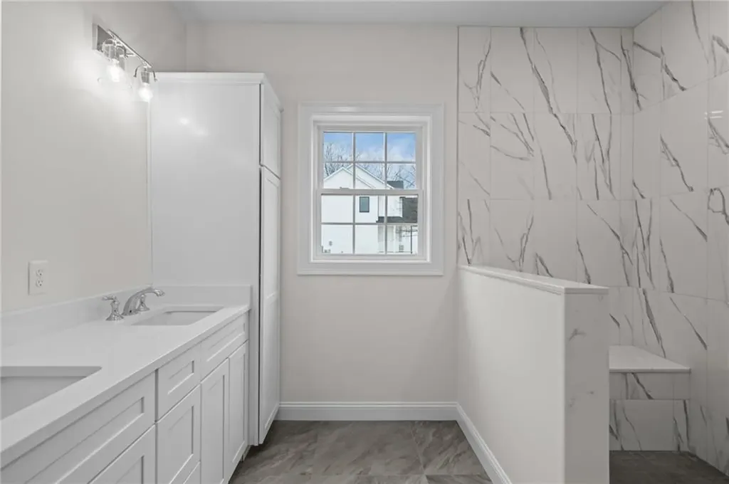 5 Justin Court Johnston RI 02919