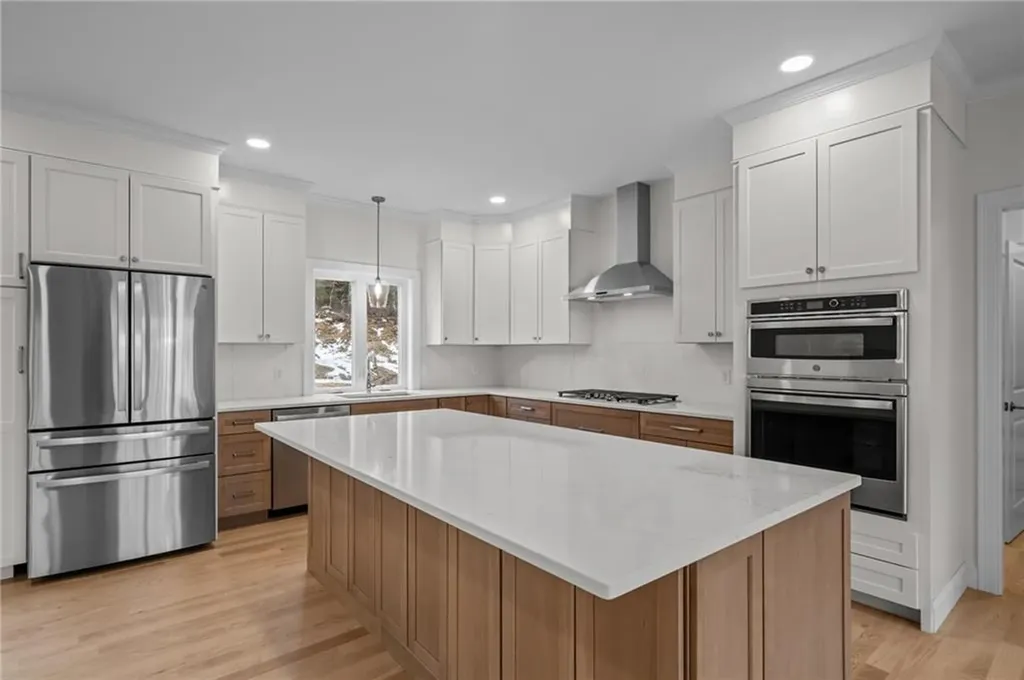 5 Justin Court Johnston RI 02919