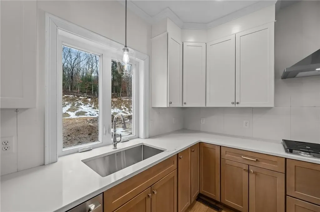 5 Justin Court Johnston RI 02919