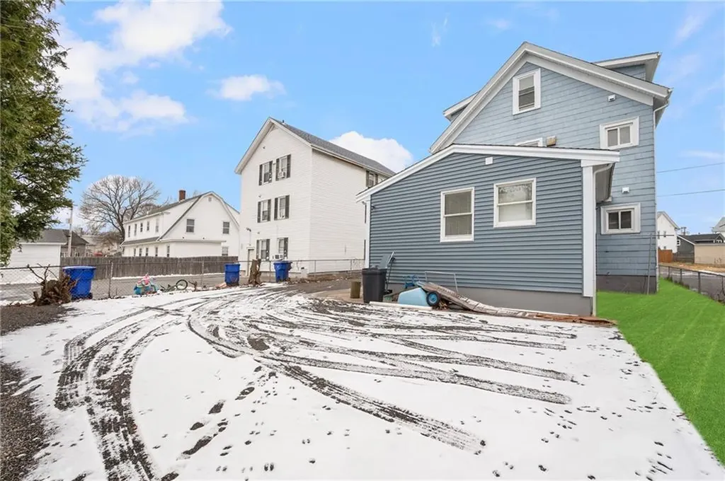 5 Borden Street Pawtucket RI 02861