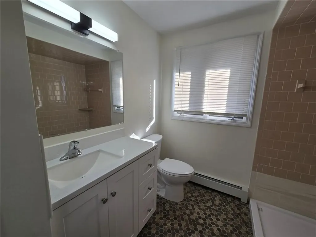96 Edgeworth Avenue Providence RI 02904