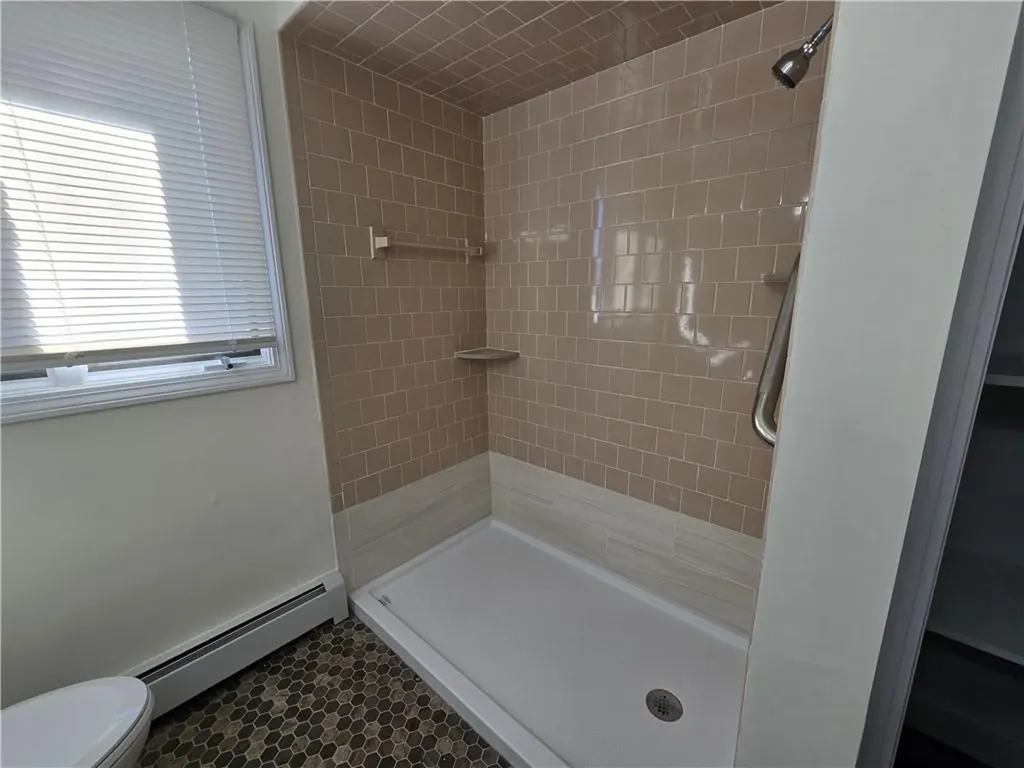 96 Edgeworth Avenue Providence RI 02904