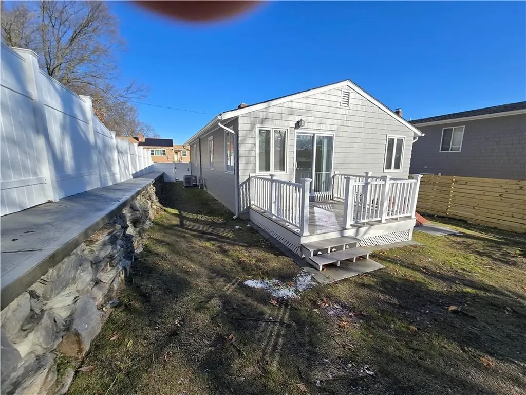 96 Edgeworth Avenue Providence RI 02904