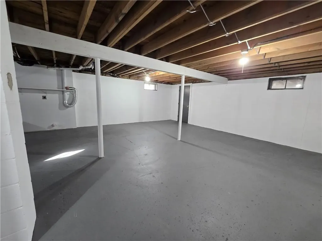 96 Edgeworth Avenue Providence RI 02904