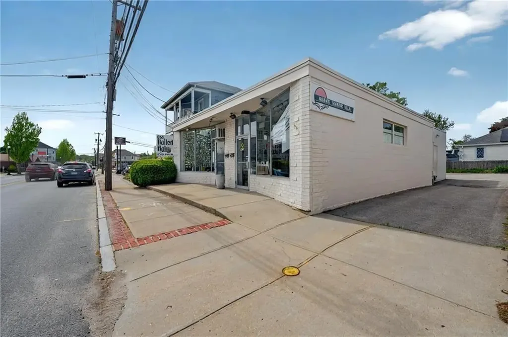 977 Mineral Spring Avenue North Providence RI 02904