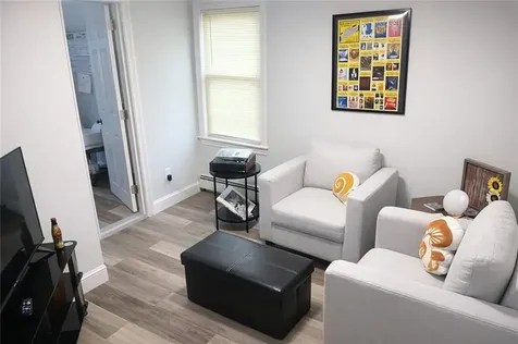 15 Rock Street Bristol RI 02809