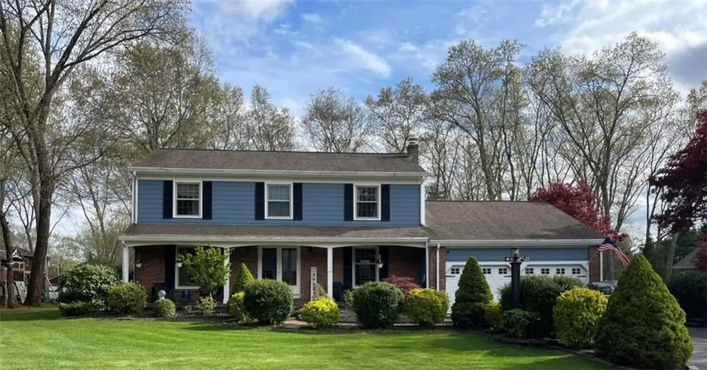 8 Winterberry Drive Coventry RI 02816