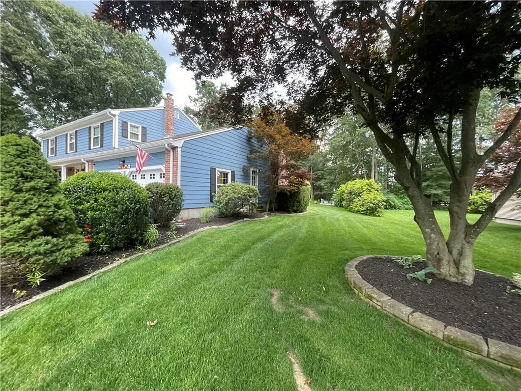 8 Winterberry Drive Coventry RI 02816