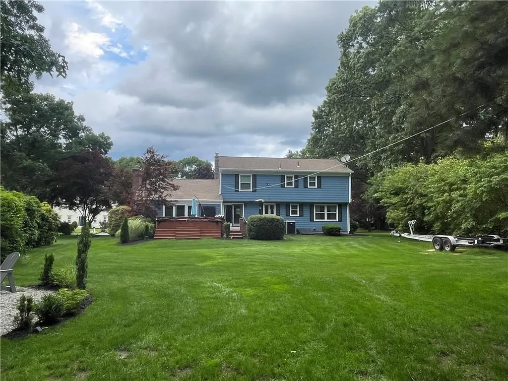 8 Winterberry Drive Coventry RI 02816