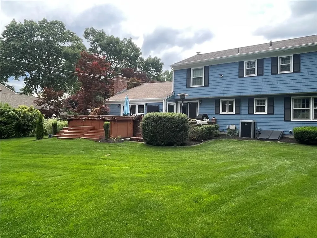 8 Winterberry Drive Coventry RI 02816