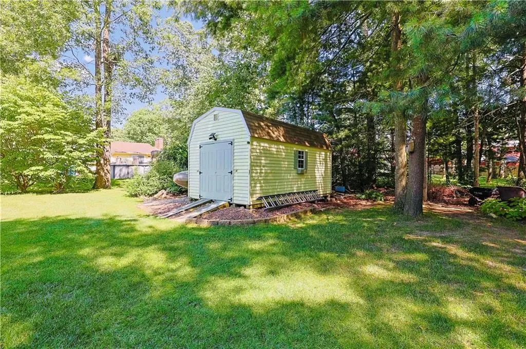 8 Winterberry Drive Coventry RI 02816