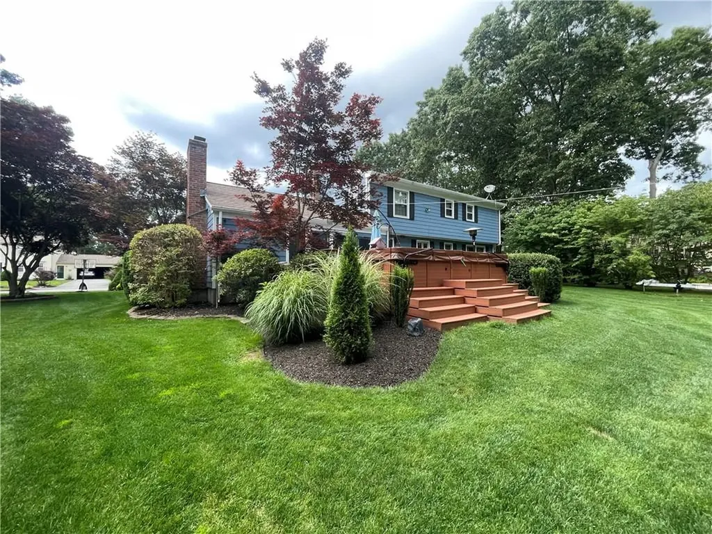 8 Winterberry Drive Coventry RI 02816