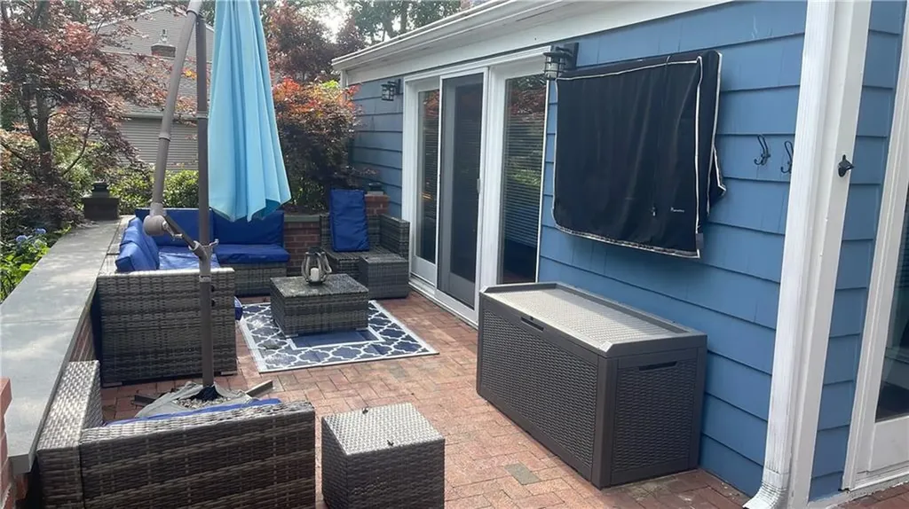 8 Winterberry Drive Coventry RI 02816