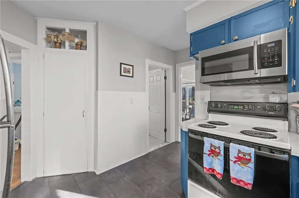 51 Smythe Street Middletown RI 02842