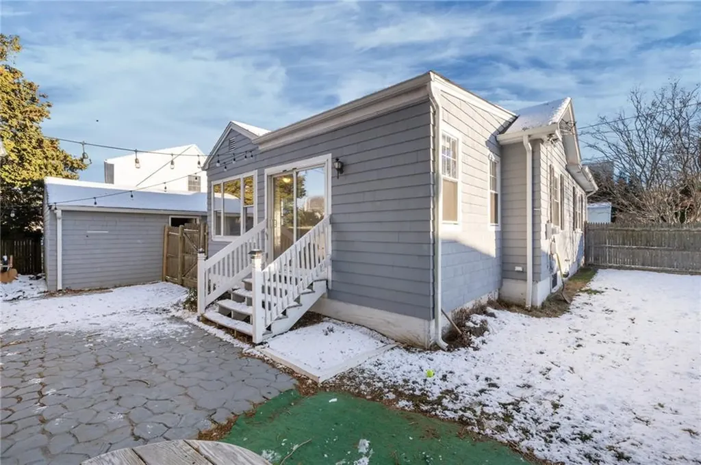 51 Smythe Street Middletown RI 02842