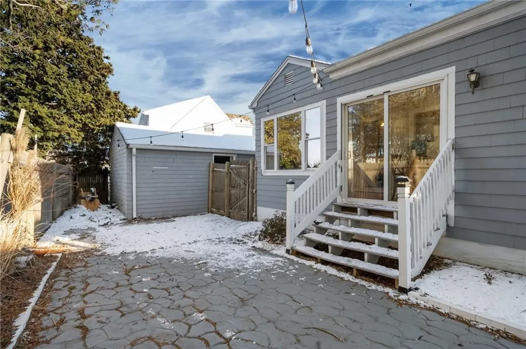 51 Smythe Street Middletown RI 02842