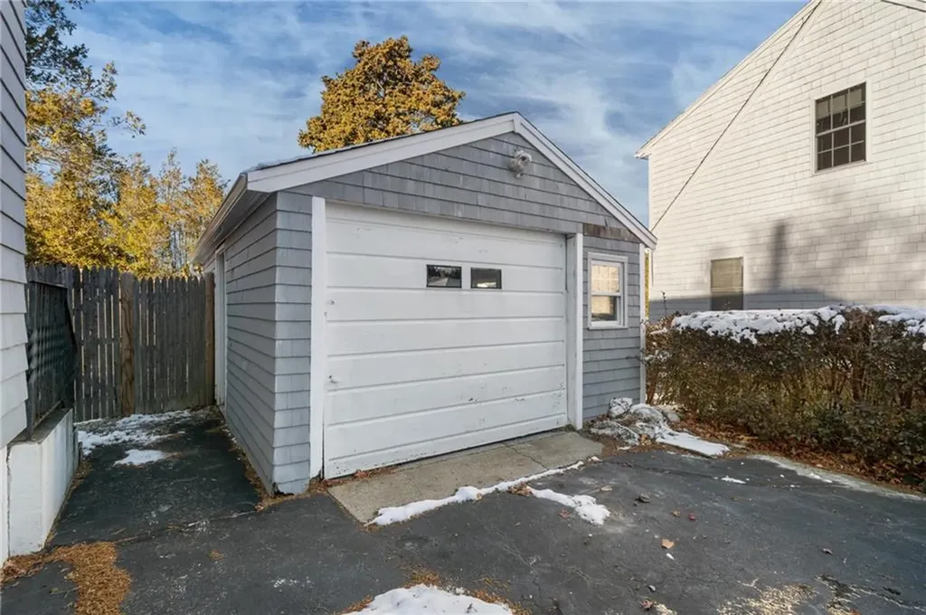 51 Smythe Street Middletown RI 02842