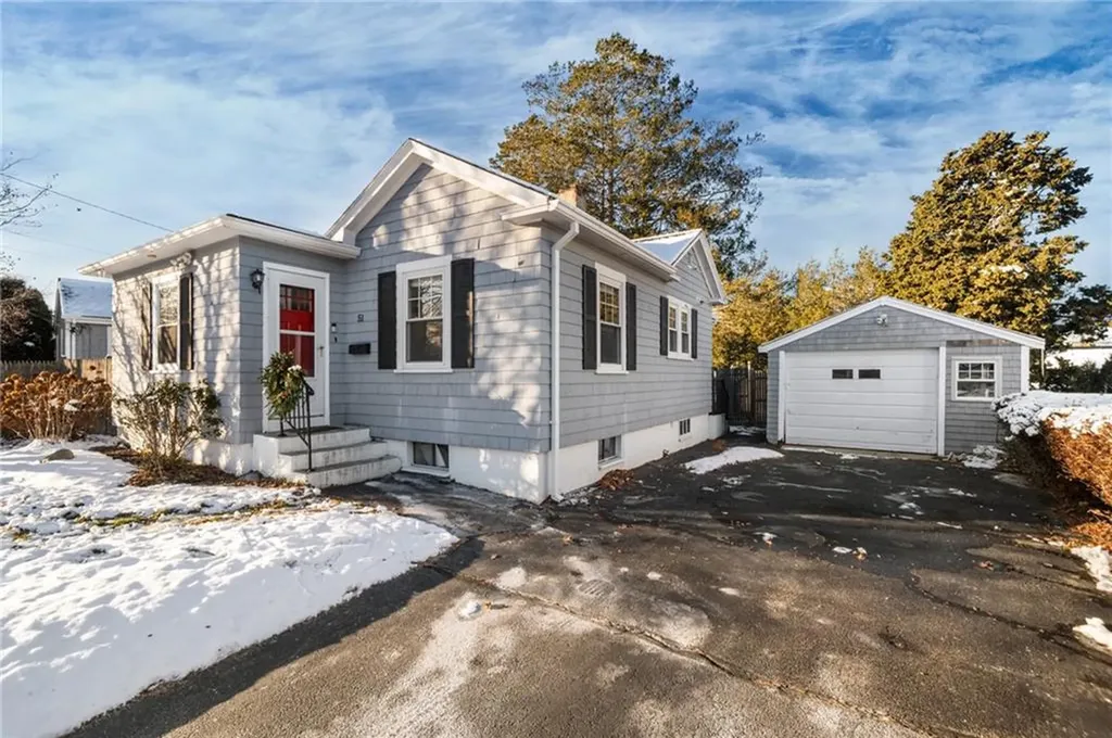 51 Smythe Street Middletown RI 02842