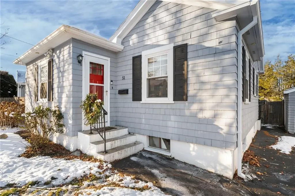51 Smythe Street Middletown RI 02842