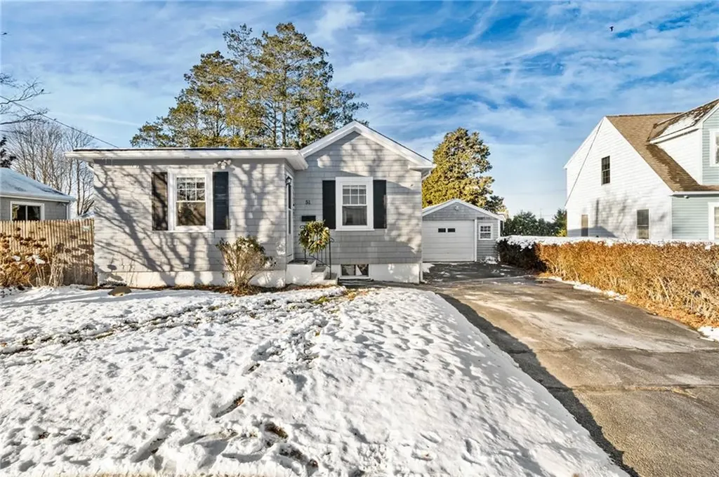 51 Smythe Street Middletown RI 02842