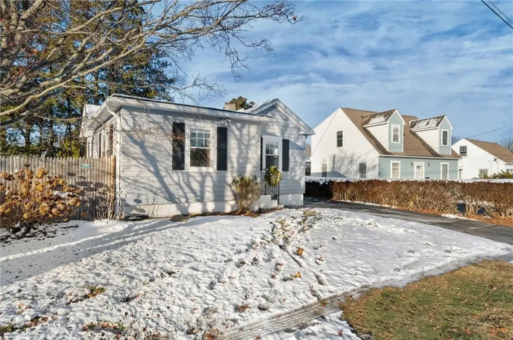 51 Smythe Street Middletown RI 02842