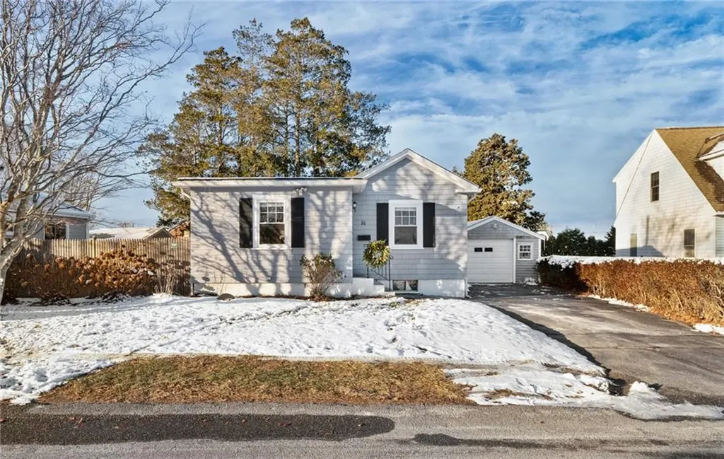 51 Smythe Street Middletown RI 02842