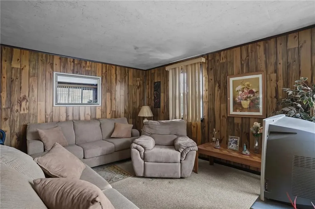 15 Job Street Providence RI 02904