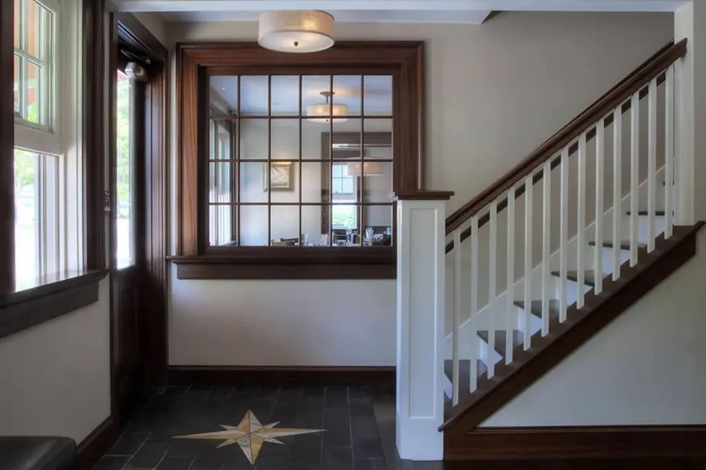 22 26 Memorial Boulevard Newport RI 02840