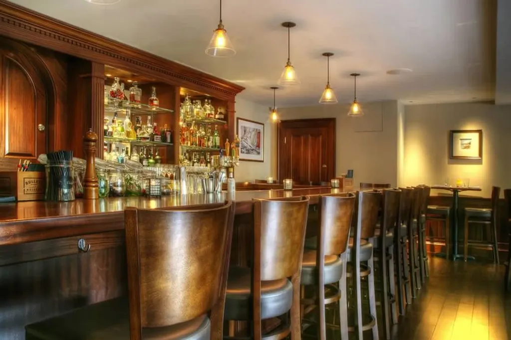 22 26 Memorial Boulevard Newport RI 02840