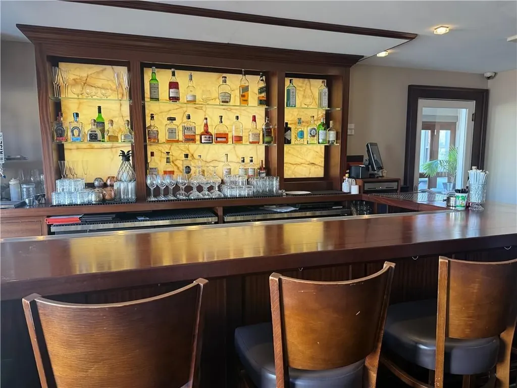 22 26 Memorial Boulevard Newport RI 02840