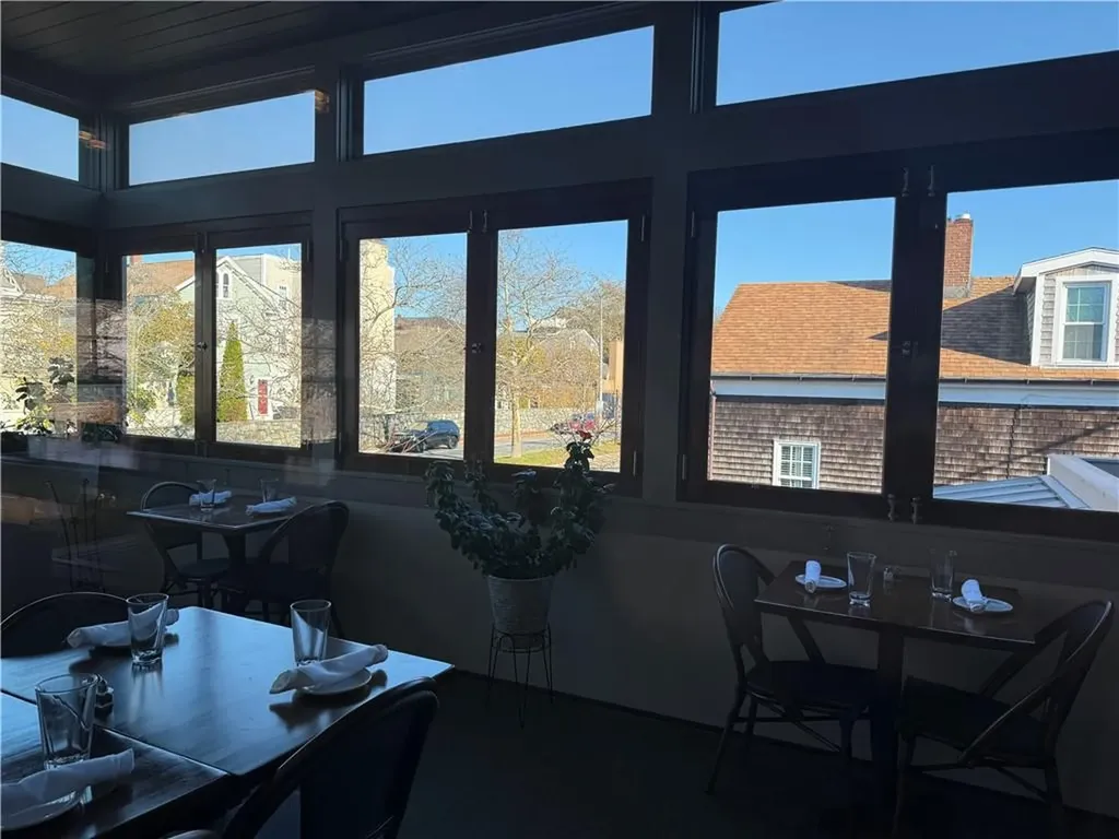 22 26 Memorial Boulevard Newport RI 02840