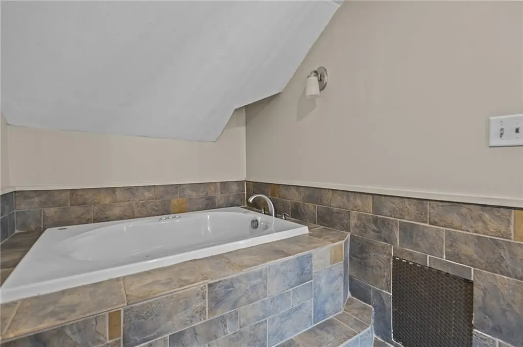 608 Black Plain Road North Smithfield RI 02896