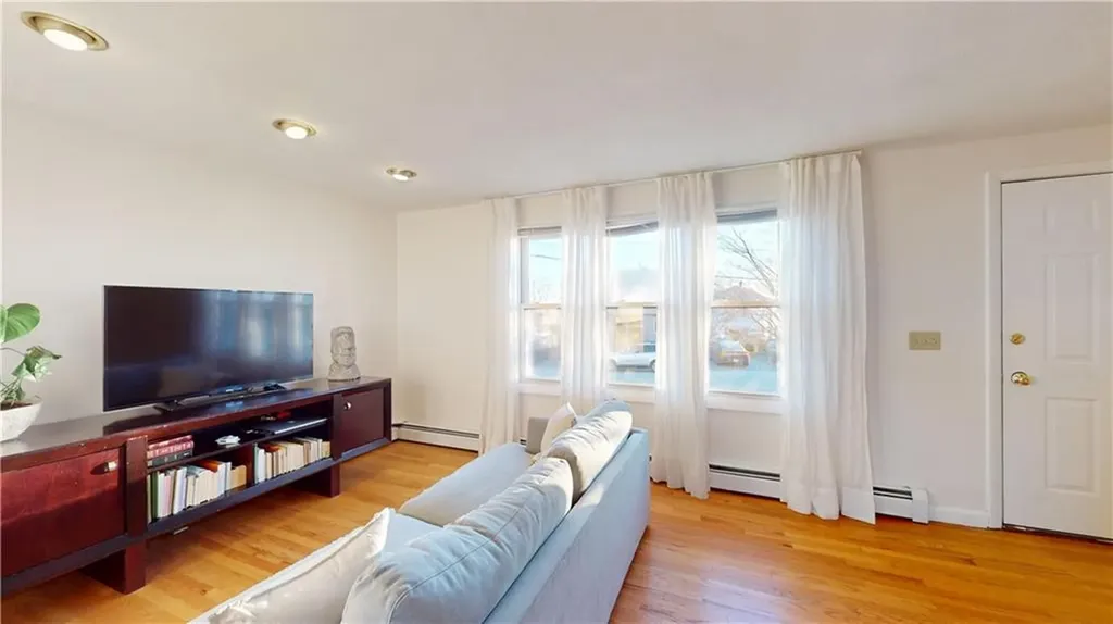 19 Pavilion Court Cranston RI 02920
