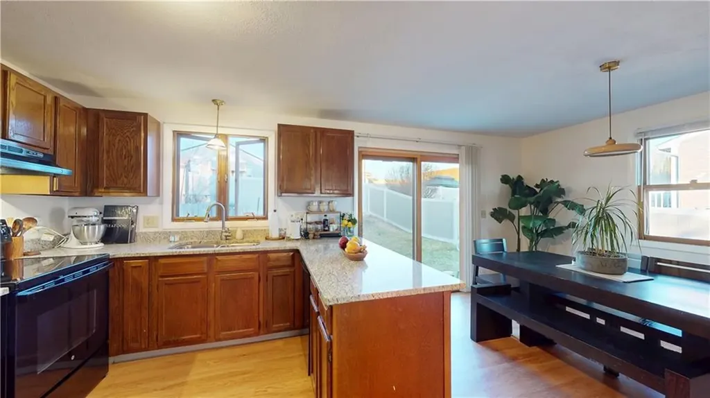 19 Pavilion Court Cranston RI 02920
